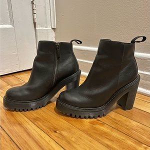 Dr Martens heeled boot